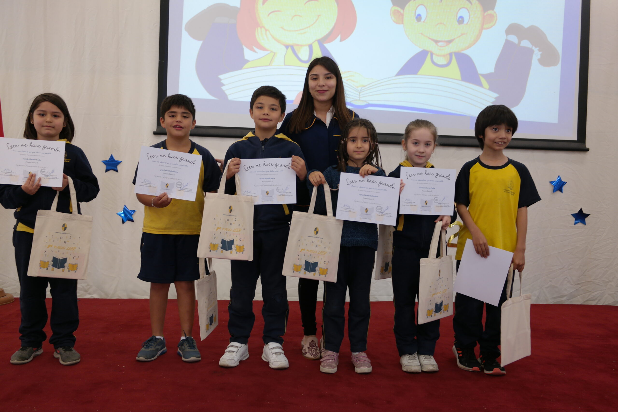 Estudiantes de 1º Básico fueron reconocidos por su aprendizaje lector